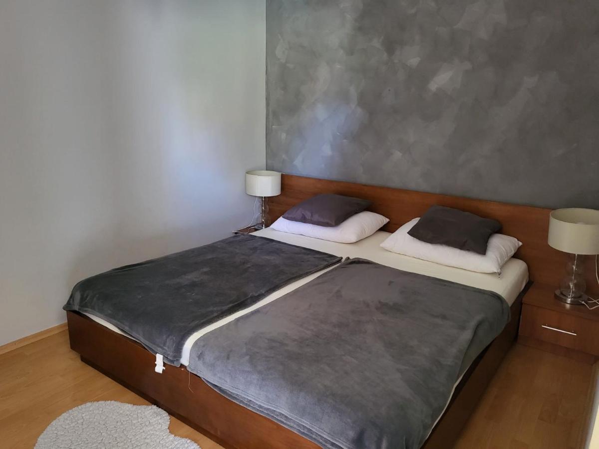 Apartments Grgic 니바이스 외부 사진